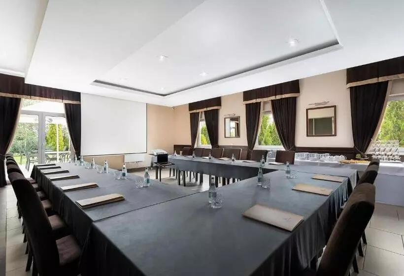 Hotelli The Amber Business & Spa