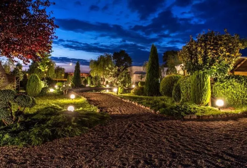 Hotelli The Amber Business & Spa