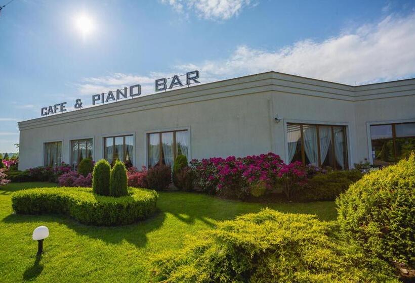 فندق The Amber Business & Spa