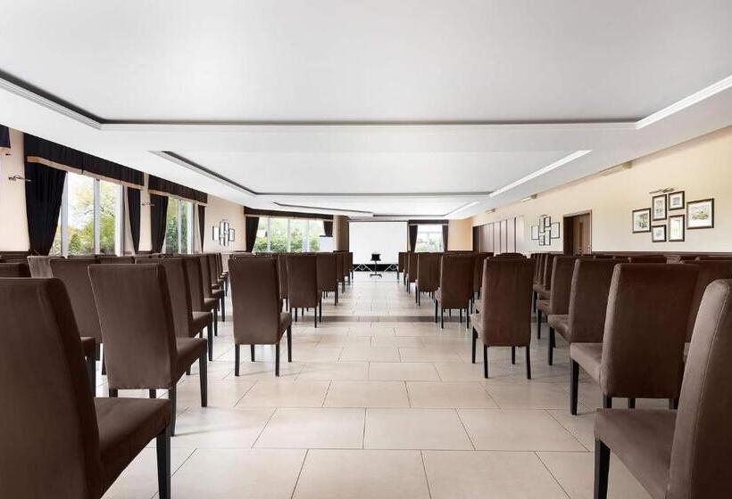 فندق The Amber Business & Spa