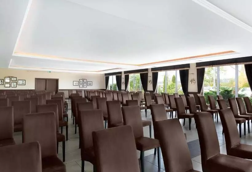 Hotelli The Amber Business & Spa