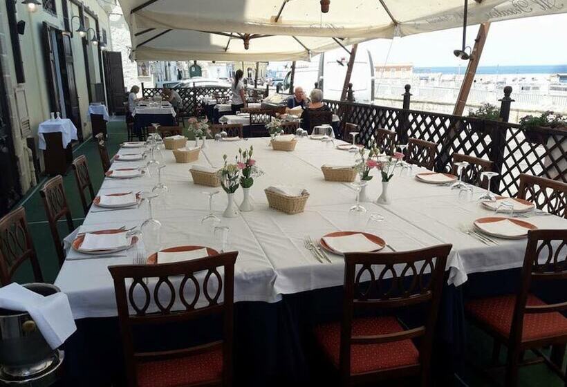Al Pescatore Hotel & Restaurant