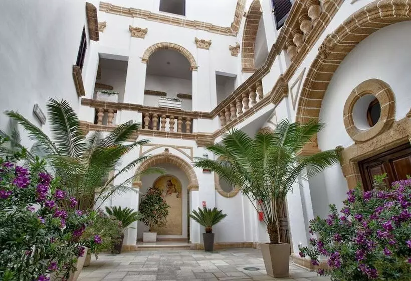 Al Pescatore Hotel & Restaurant