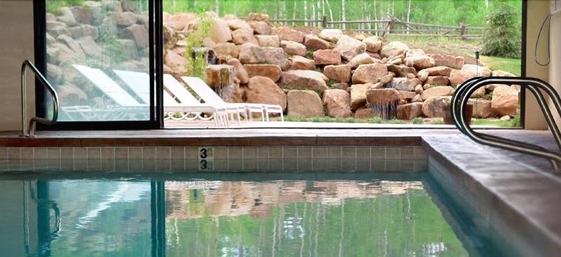 호텔 Daniels Summit Lodge