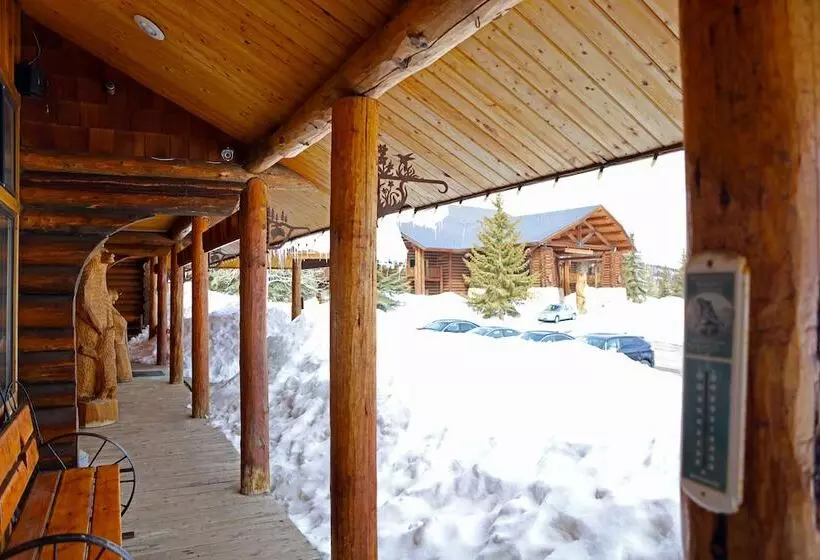 Отель Daniels Summit Lodge