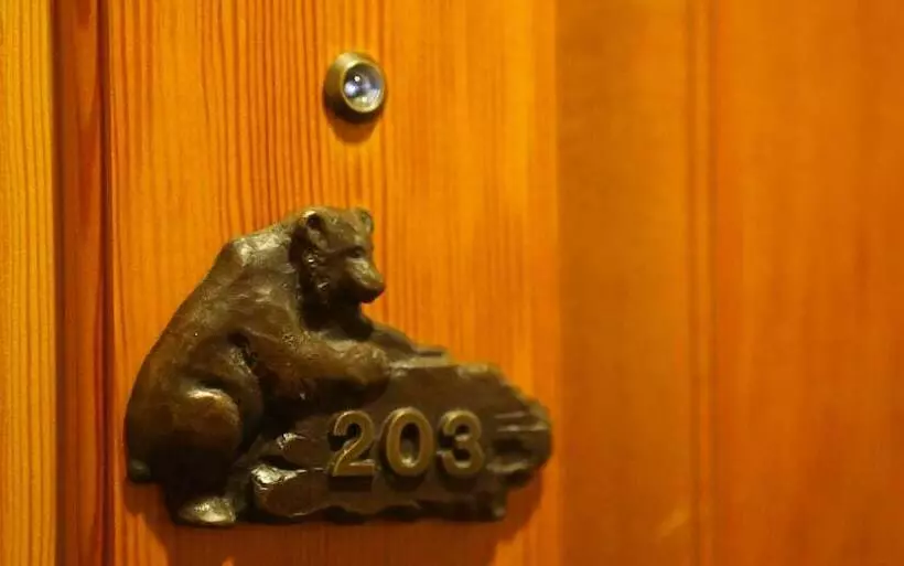 Отель Daniels Summit Lodge