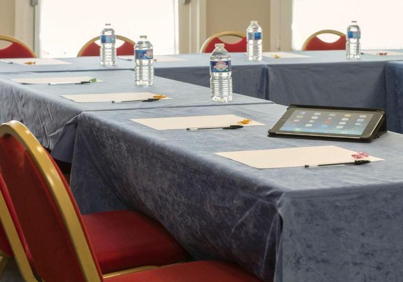 ホテル Espace Leonard De Vinci