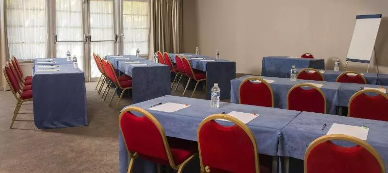 ホテル Espace Leonard De Vinci