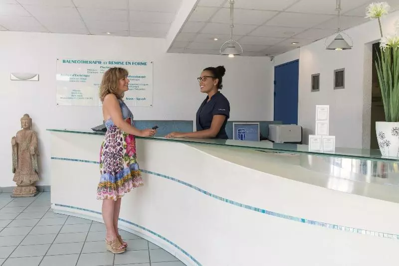 ホテル Espace Leonard De Vinci