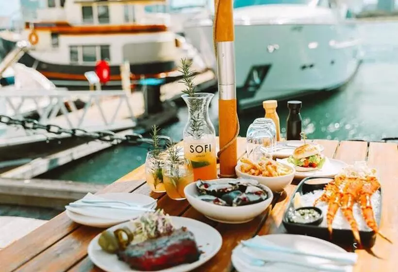 Отель Harbour Side Resort