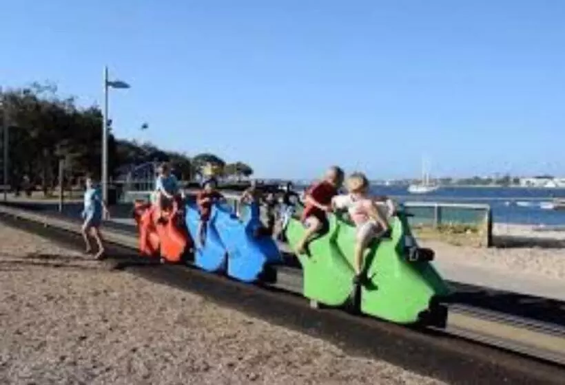 Отель Harbour Side Resort