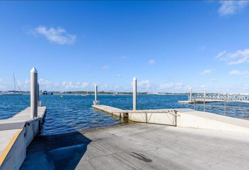 Отель Harbour Side Resort