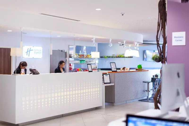 فندق Holiday Inn Express Toulon Est, An Ihg