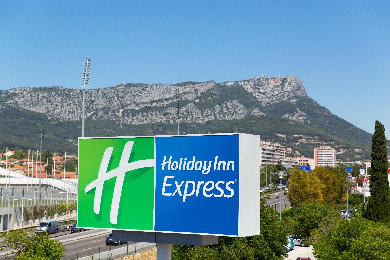 Отель Holiday Inn Express Toulon Est, An Ihg