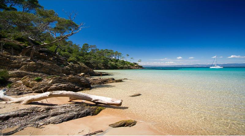 Отель Holiday Inn Express Toulon Est, An Ihg