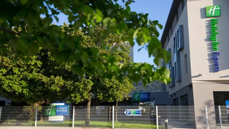 فندق Holiday Inn Express Toulon Est, An Ihg