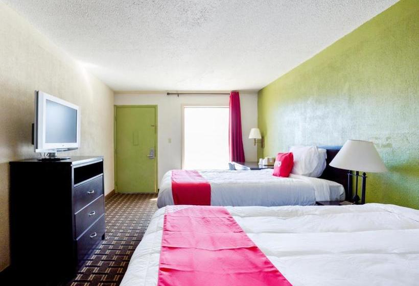 Отель Palm Court Inn & Suites