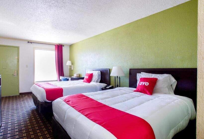 Отель Palm Court Inn & Suites