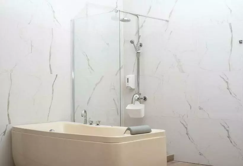 فندق Sunday Life