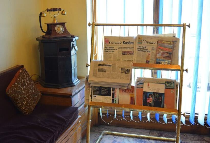 Hotel Welcome  Gulmarg