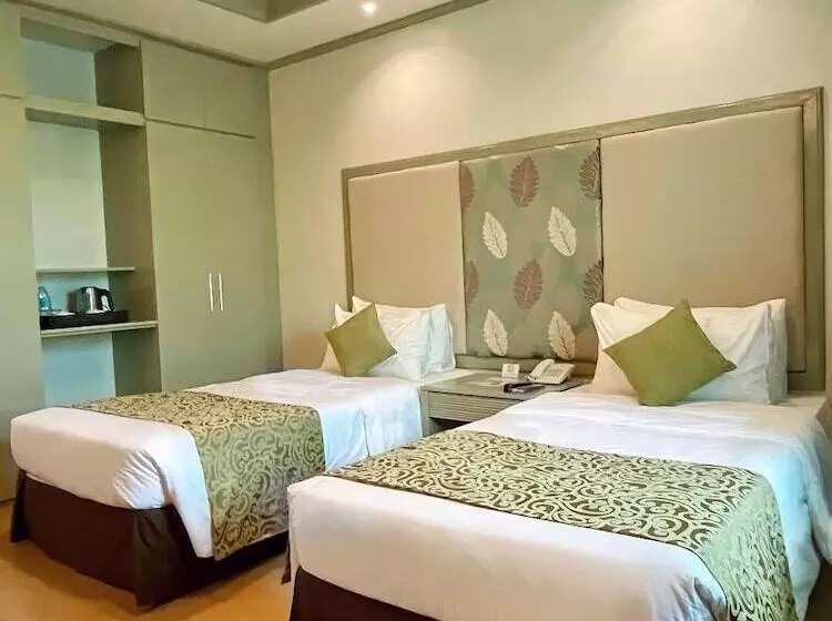 La Piazza Hotel And Convention Center Inc