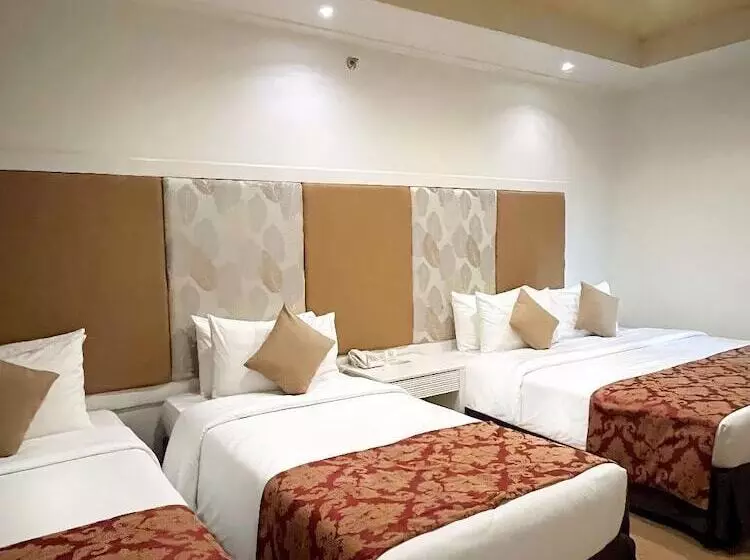 La Piazza Hotel And Convention Center Inc