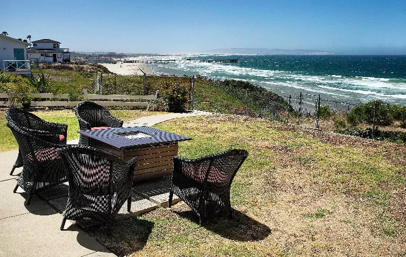 מוטל Tides Oceanview Inn And Cottages