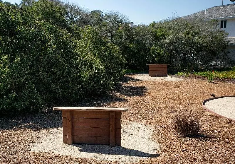 מוטל Tides Oceanview Inn And Cottages