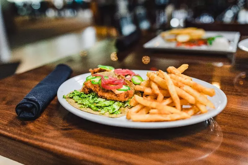 מוטל Tides Oceanview Inn And Cottages