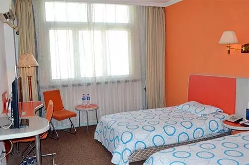 Motel168 Shanghai Qi Bao Inn