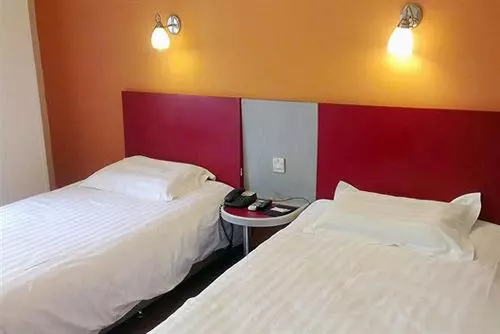 Motel168 Shanghai Qi Bao Inn