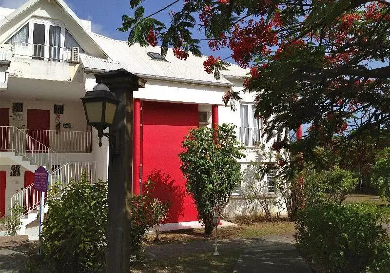 Résidence Le Vallon Guadeloupe Parc Piscine Appartements & Studios & Services Hôteliers à La Carte