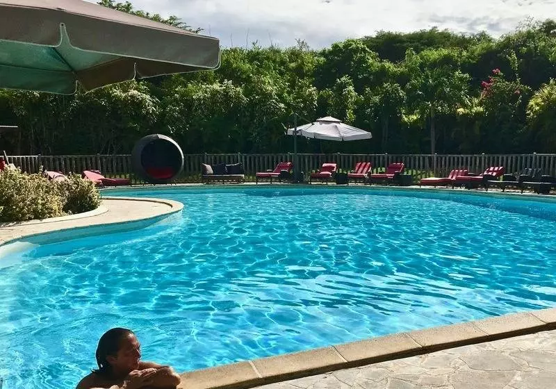 Résidence Le Vallon Guadeloupe Parc Piscine Appartements & Studios & Services Hôteliers à La Carte