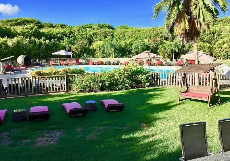 Résidence Le Vallon Guadeloupe Parc Piscine Appartements & Studios & Services Hôteliers à La Carte