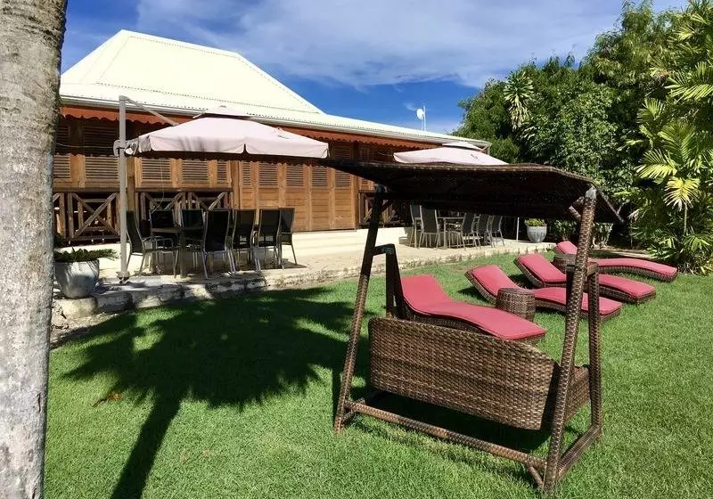 Résidence Le Vallon Guadeloupe Parc Piscine Appartements & Studios & Services Hôteliers à La Carte