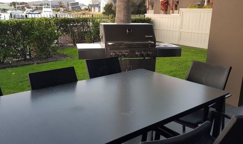 Sovereign Pier On The Waterways