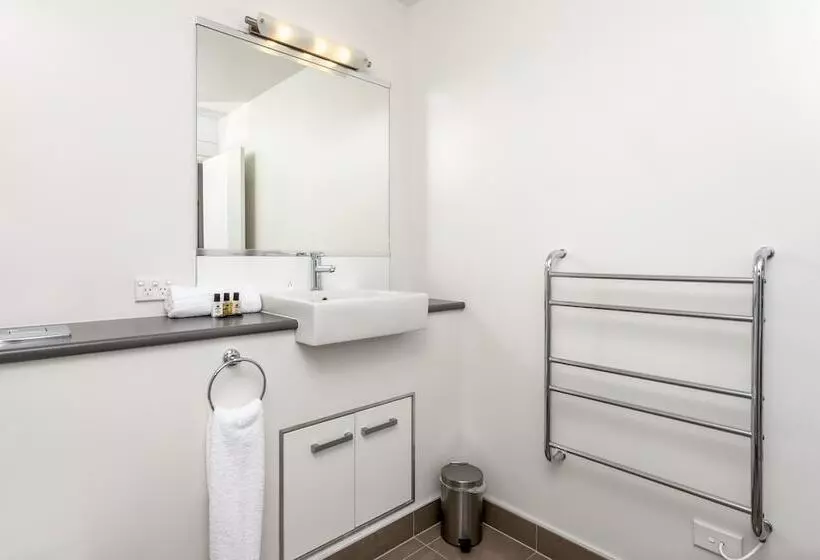 Sovereign Pier On The Waterways