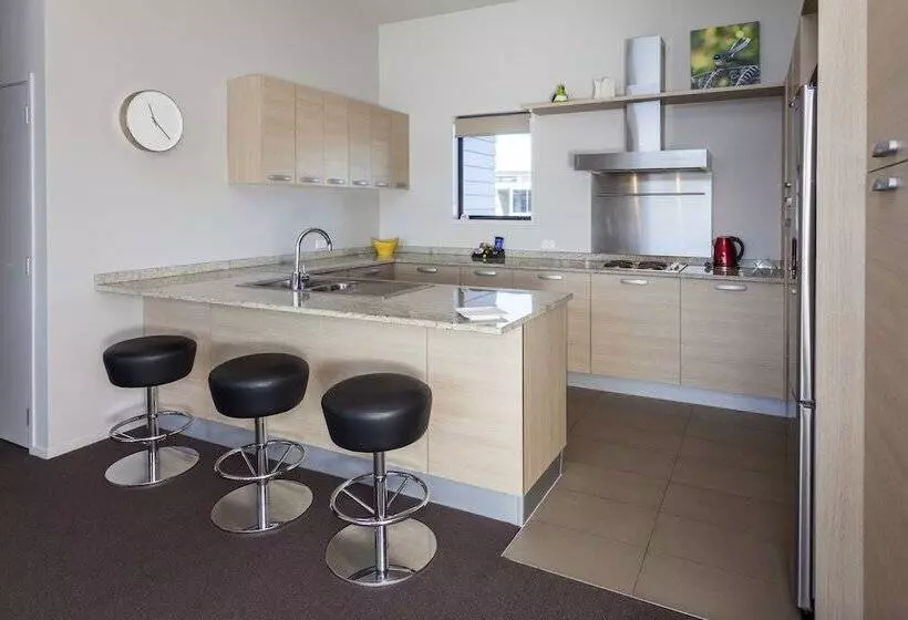 Sovereign Pier On The Waterways