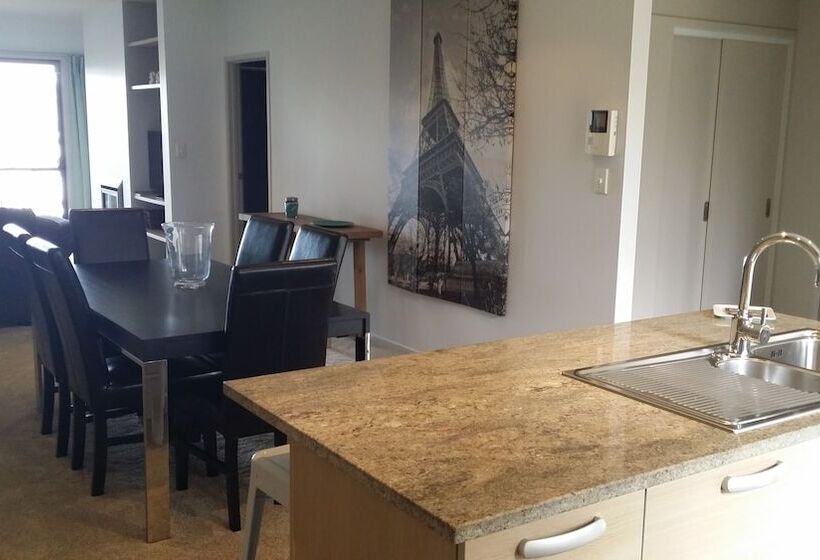 Sovereign Pier On The Waterways