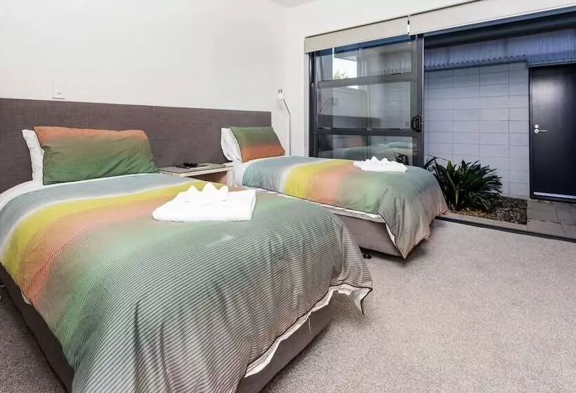 Sovereign Pier On The Waterways