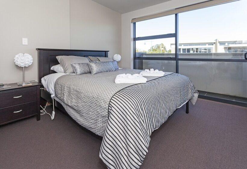 Sovereign Pier On The Waterways