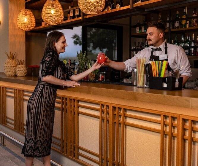 Отель Georgioupolis Suites