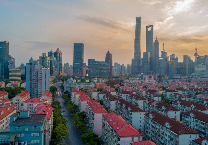 Shell Hotel Shanghai Oriental Pearl Tower Century Avenue Metro Station