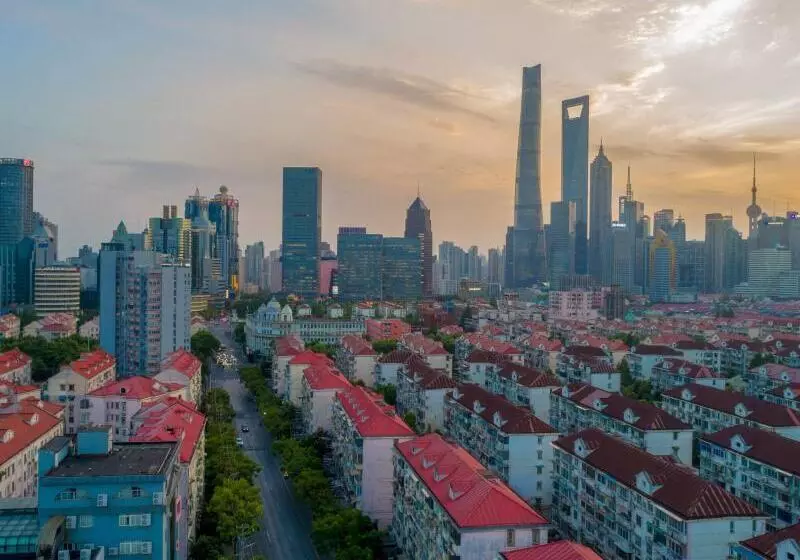 Shell Hotel Shanghai Oriental Pearl Tower Century Avenue Metro Station