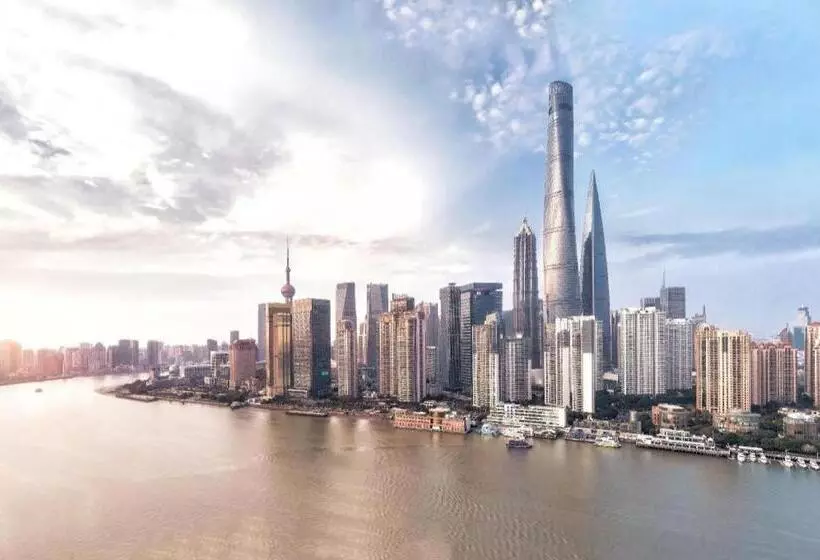 Shell Hotel Shanghai Oriental Pearl Tower Century Avenue Metro Station