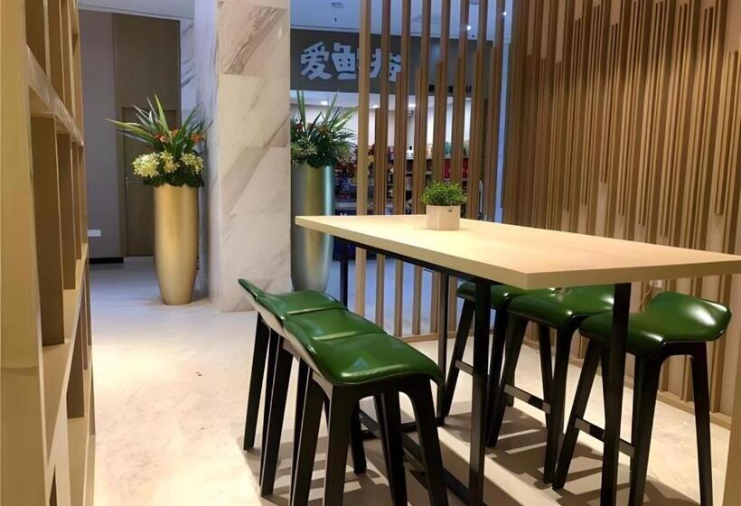 호텔 City Comfort Inn Wuhan Wangjiawan Longyangcun Metro Station