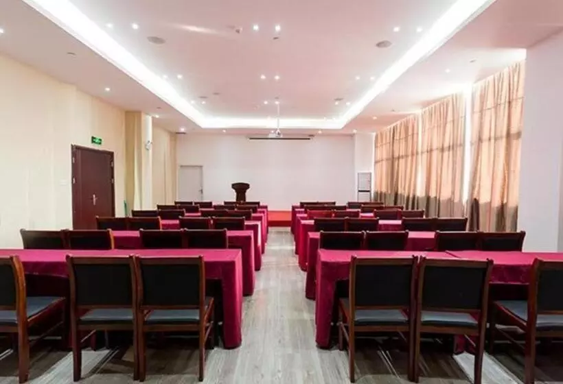 Hotelli City Comfort Inn Xiangyang Minfa World City Minfa Plaza