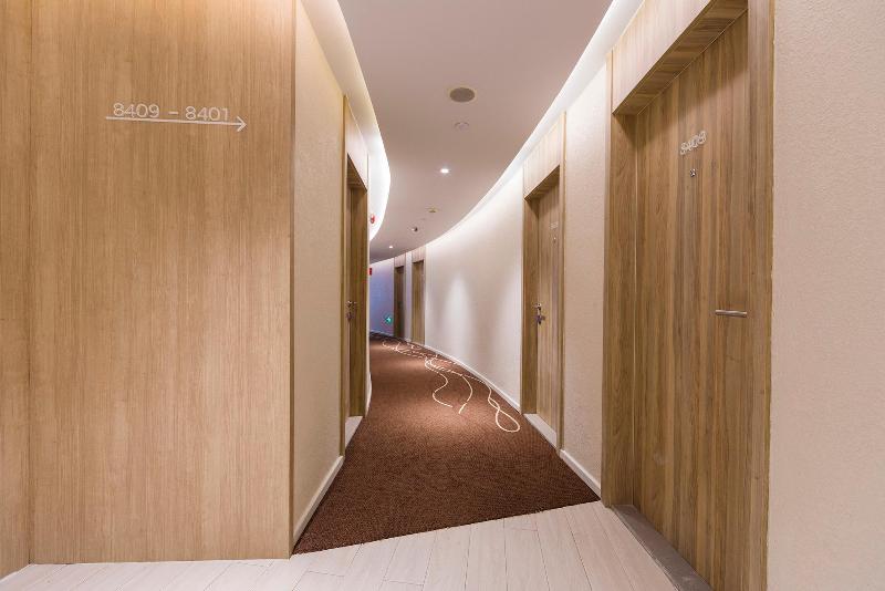 Hotel Hanting Premium  Shanghai Hongqiao Railway Station