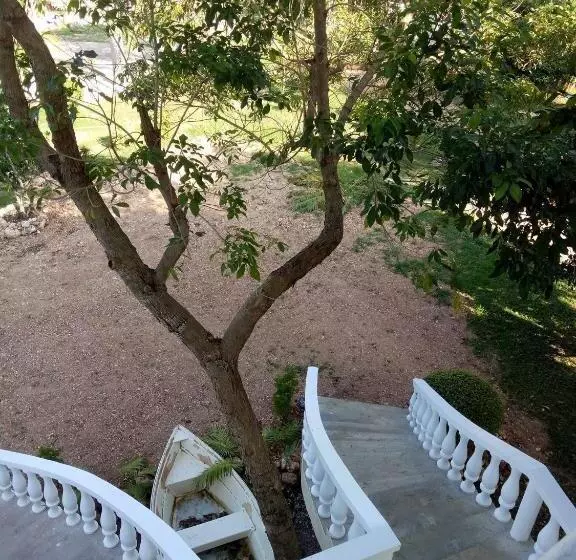 Aamiaismajoitus (B&B) Medellin Seaview Inn