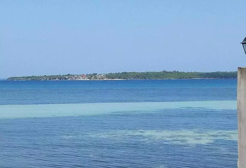 Aamiaismajoitus (B&B) Medellin Seaview Inn